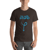 I'm with Stupid -guy humor t-shirt brown Short-Sleeve - DiziDazi